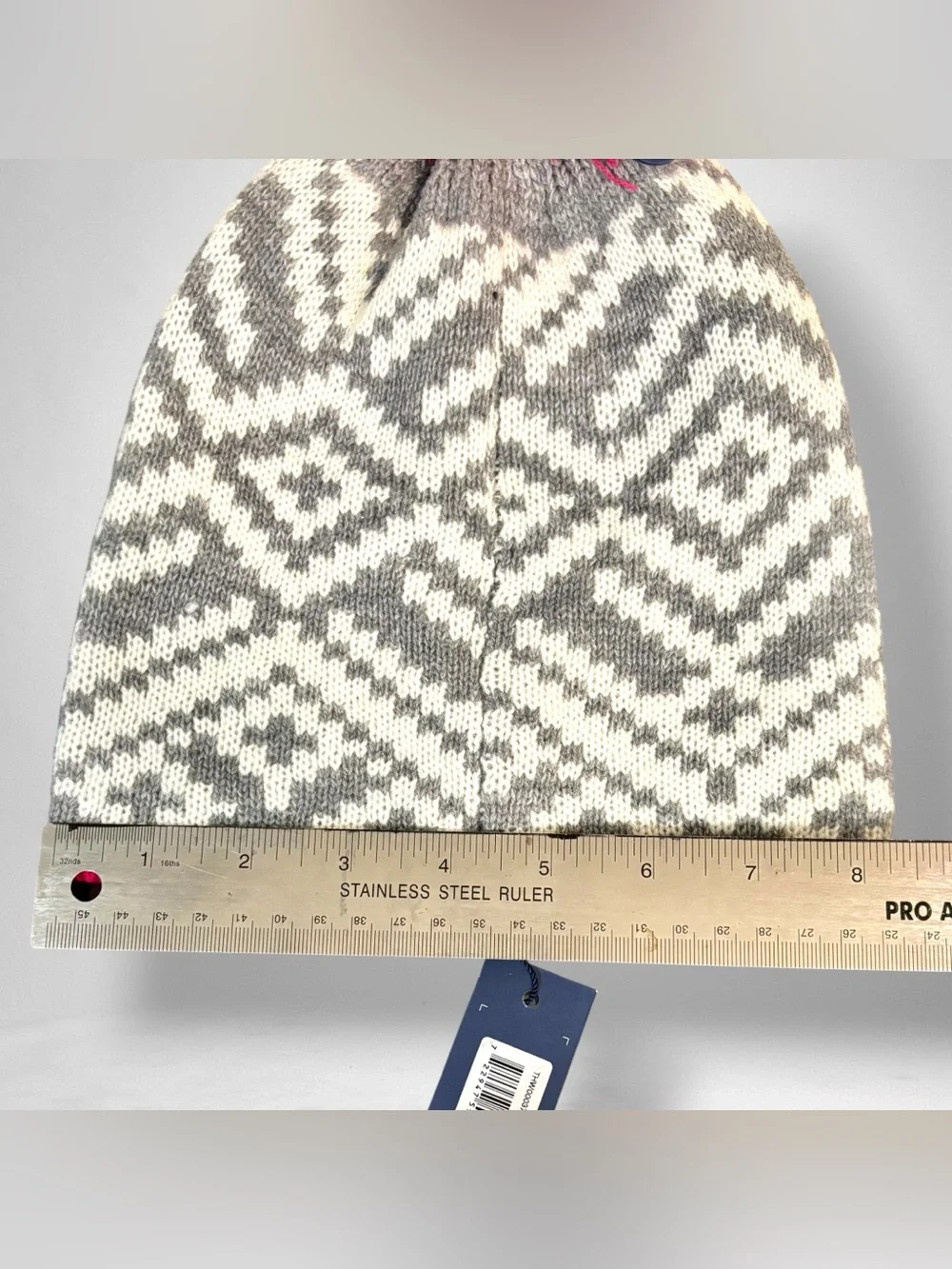 NWT Tommy Hilfiger Grey And White Beanie W/ Pompom Outdoors Women’s One Size